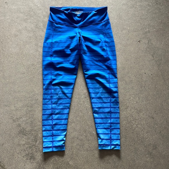 VINEYARD VINES Royal Ocean Blue Dip Dye Stripe Performance Leggings - Picture 4 of 7